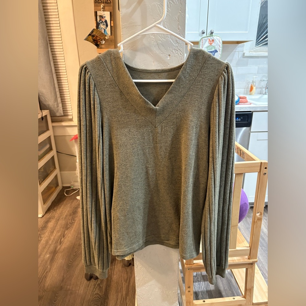 Elegant Green V-Neck Women's Top